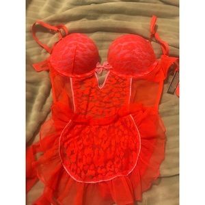 NWT VS RED LACE APRON 34b